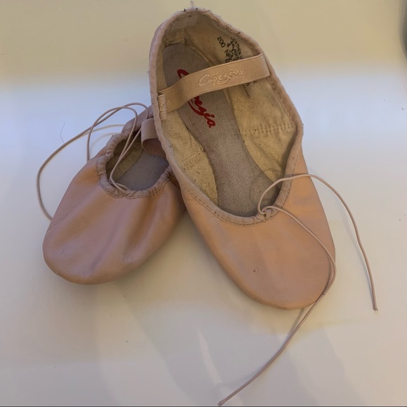 Capezio Ballet Shoes Size 4.5 - Picture 2 of 2